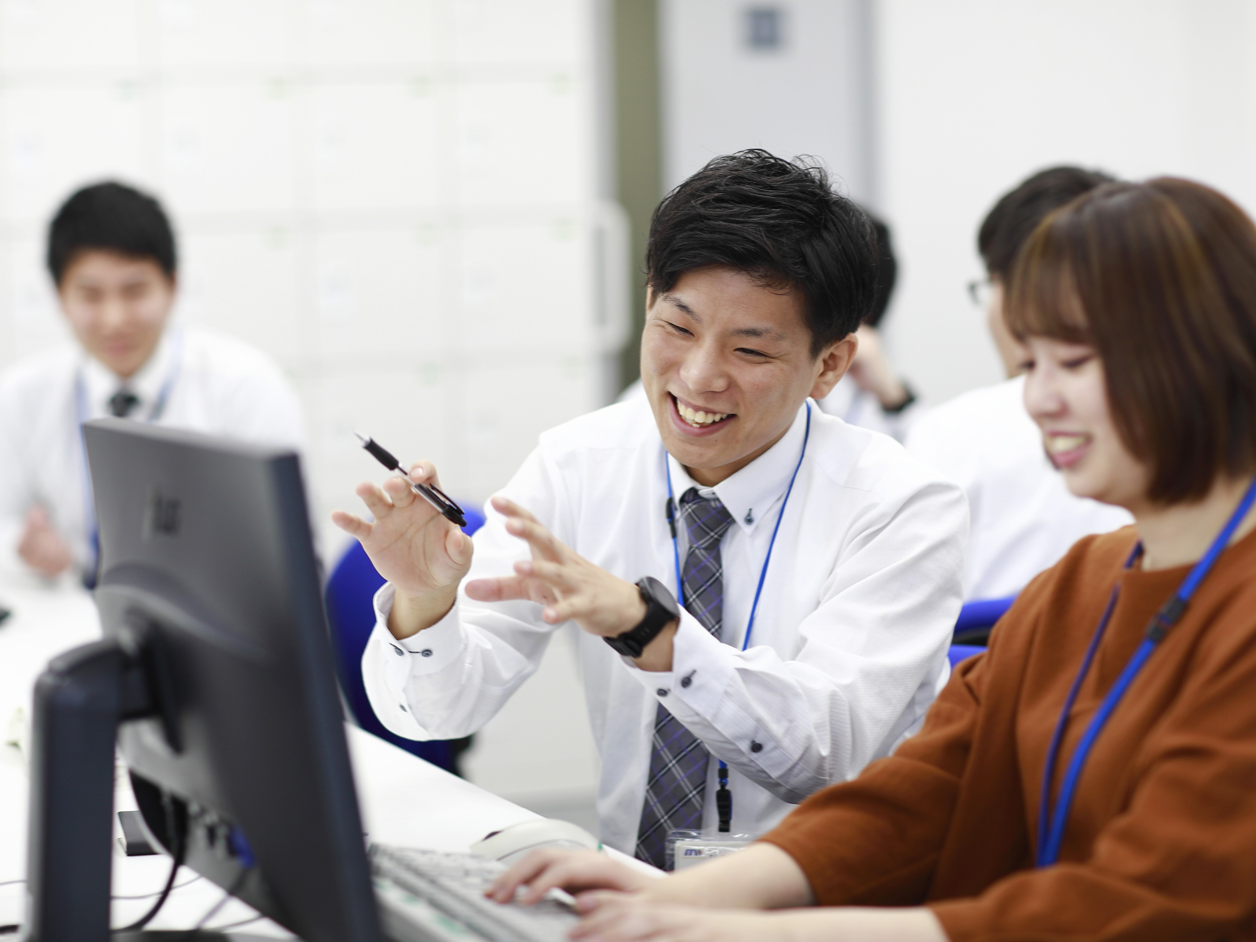 社員同士の教えあいが活発です