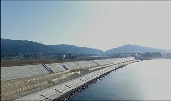 東日本大震災被災地の堤防